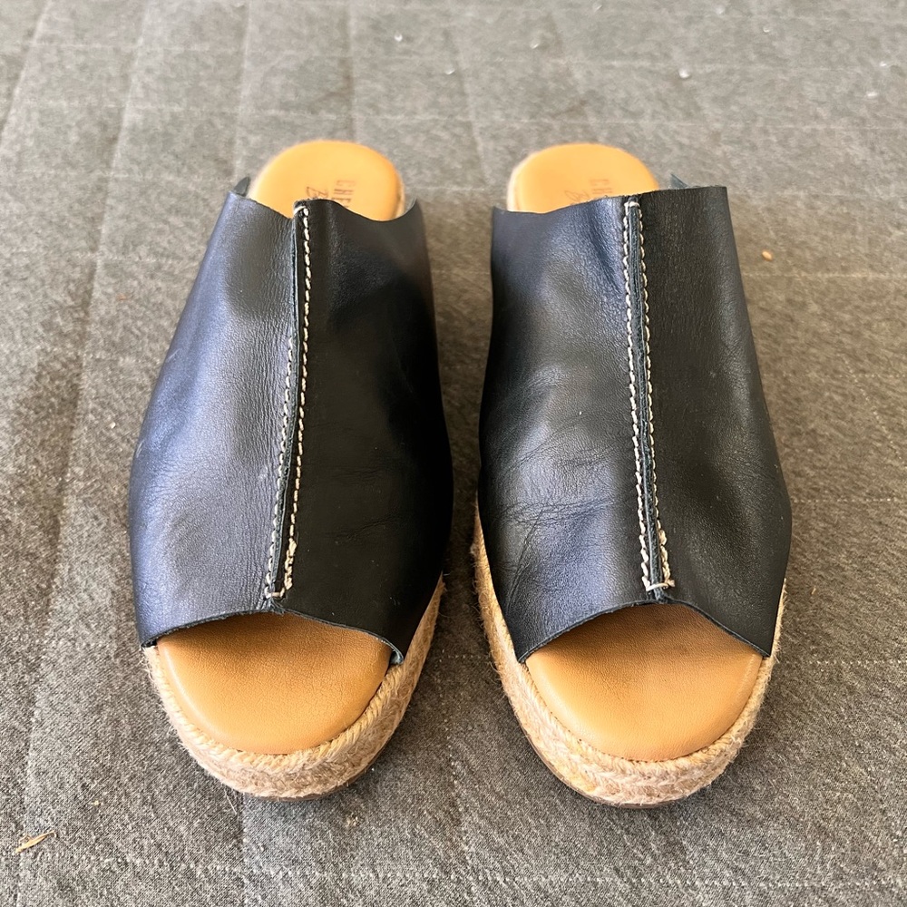 CHELSEA CREW Black Label Sz 8 Black Leather Peep Toe Espadrille Slides